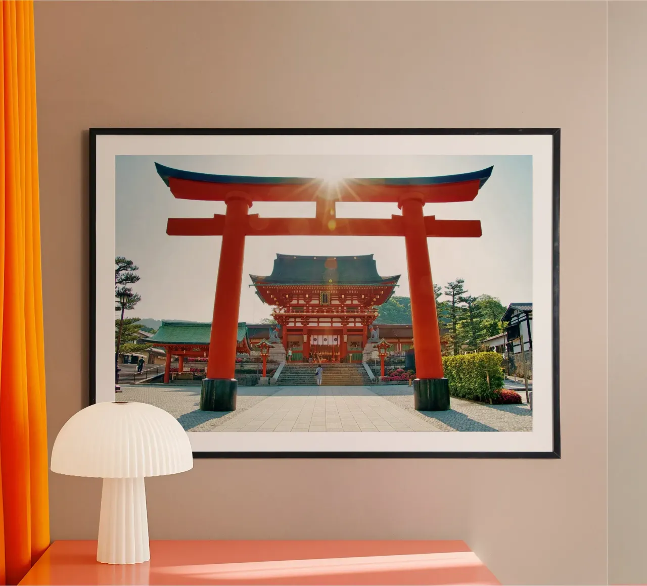 Fushimi Inari-taisha - Le sacre porte torii rosse di Kyoto poster con telaio in plastica da Ben & Clo creations
