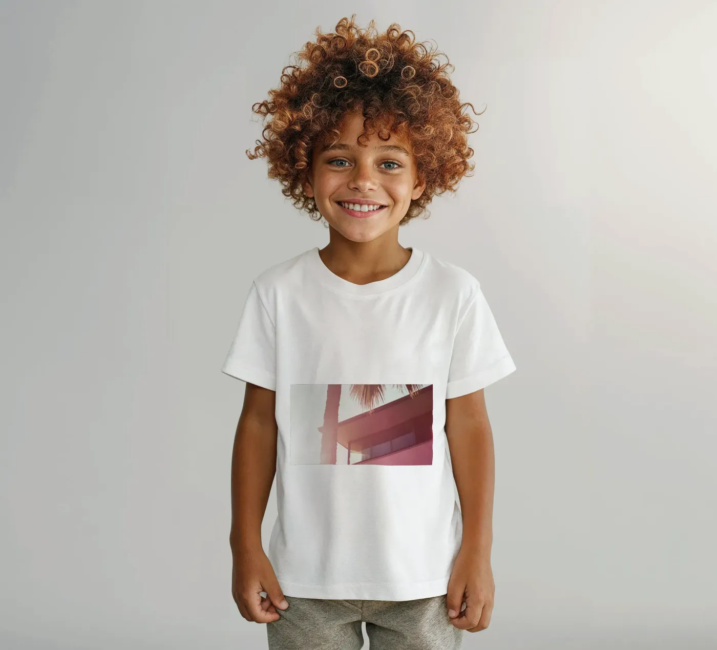 44 t-shirt bambini da Pink California | Affiches & Posters