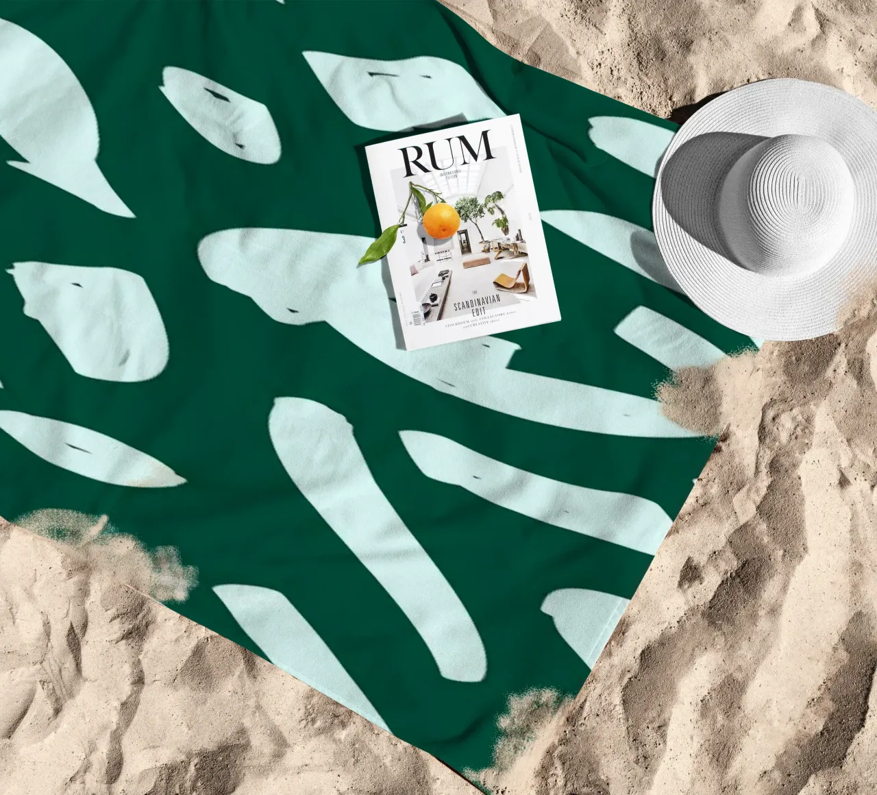 Diep smaragd strandhanddoek van 83oranges.com