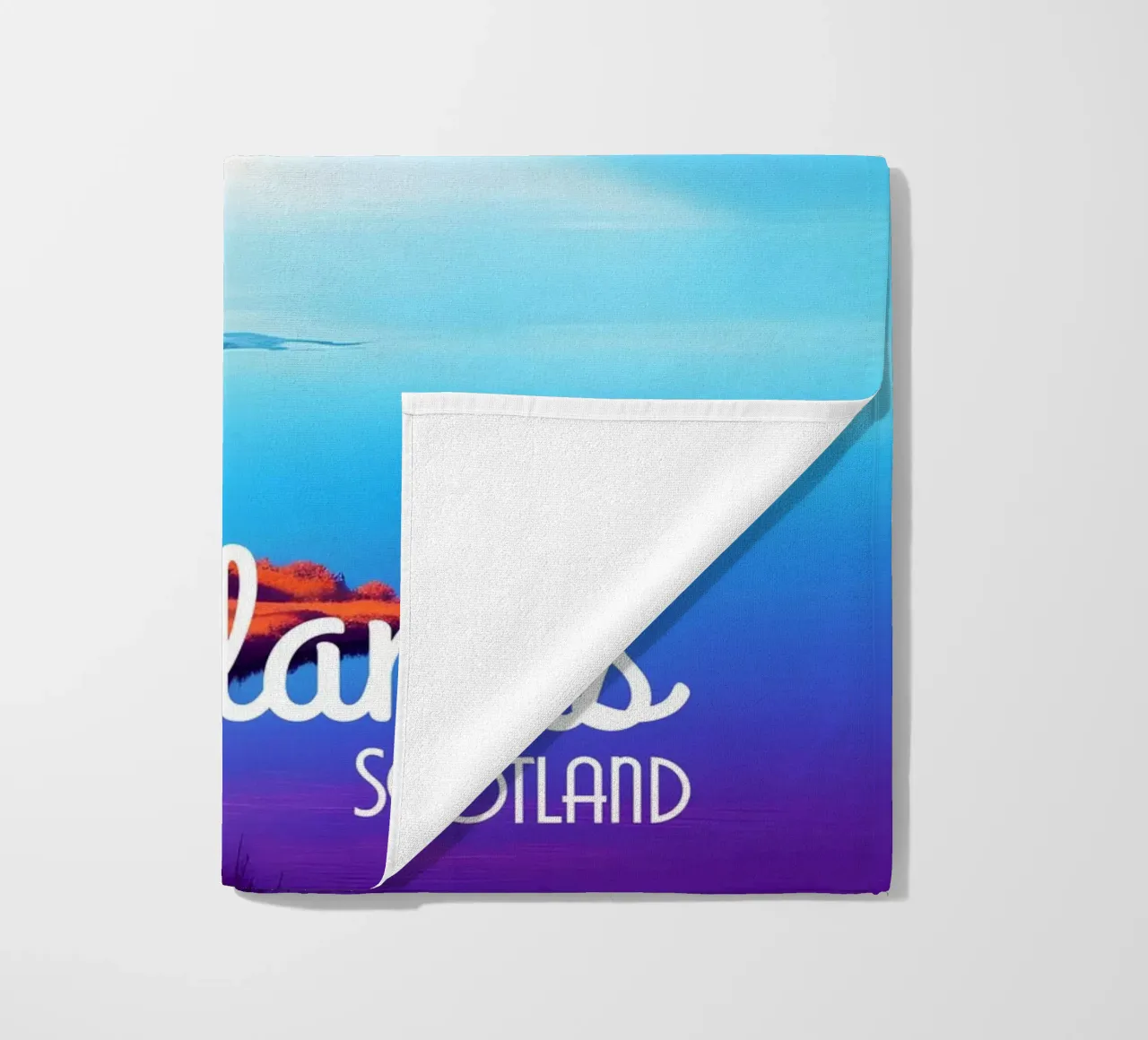 Scena delle Highlands scozzesi telo mare da Charnwood Prints
