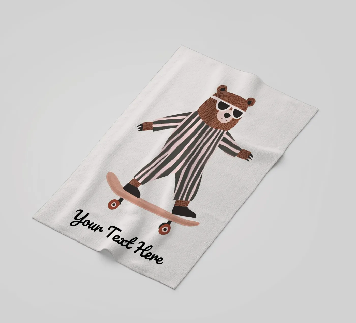 Poster personnalisé de l'ours Skateboarding, art personnalisé de la chambre d'enfant serviette de plage de Little Lola