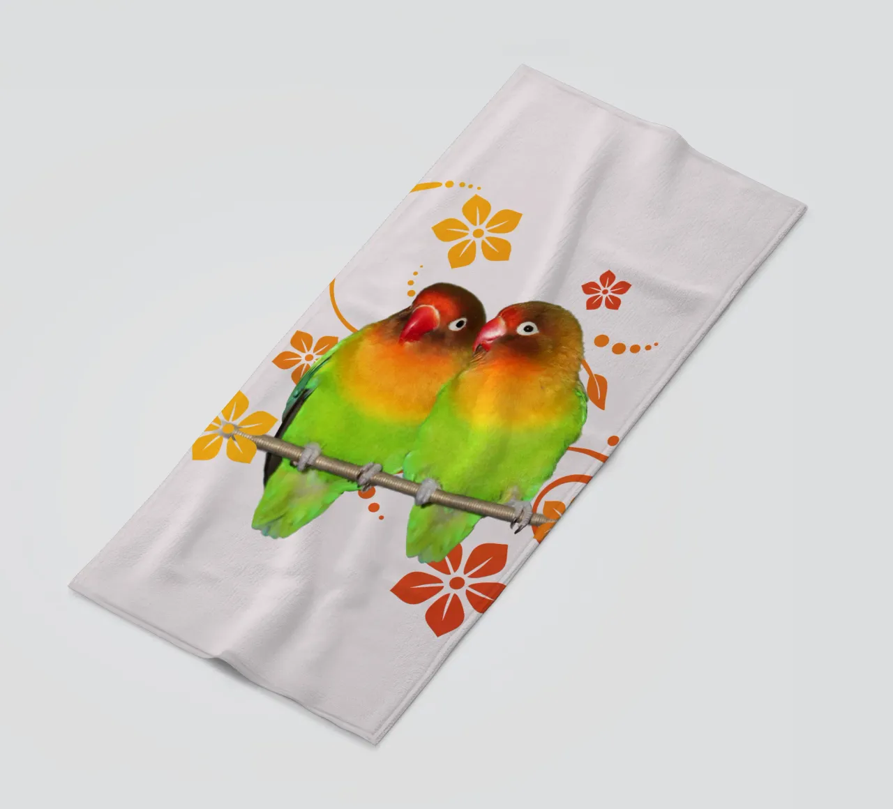 Twee schattige tortelduifjes strandhanddoek van BwiseLizzy
