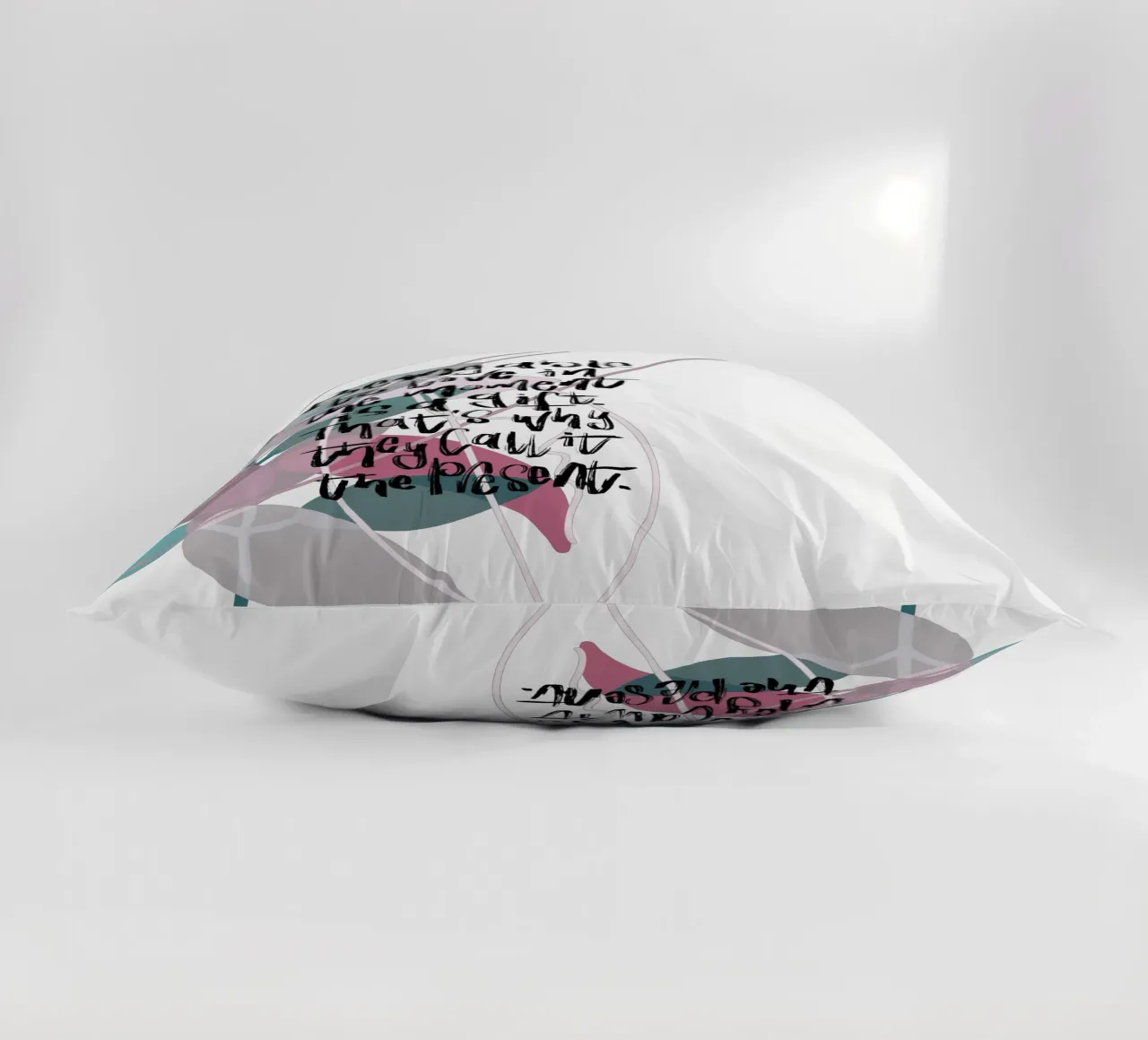 Being able to live in the moment cuscino da LIMITED EDITION LETTERS