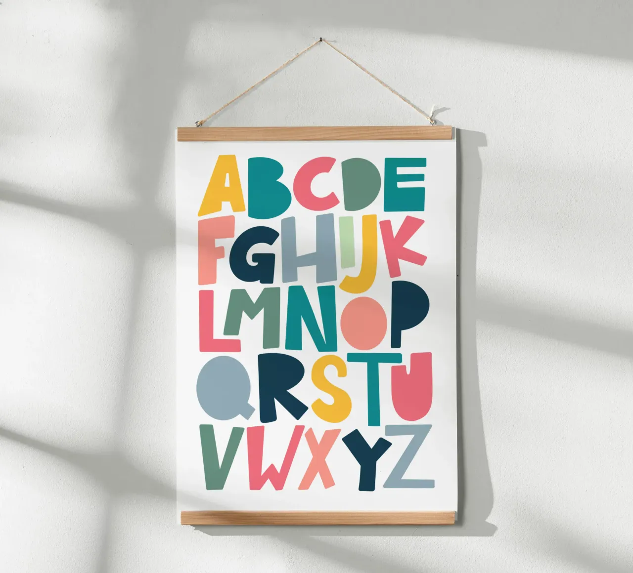 ABC Alphabet poster con telaio in legno da LIMITED EDITION LETTERS