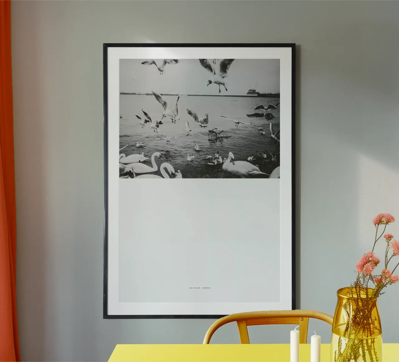 The Half Poster poster con telaio in legno da The Wall Shop