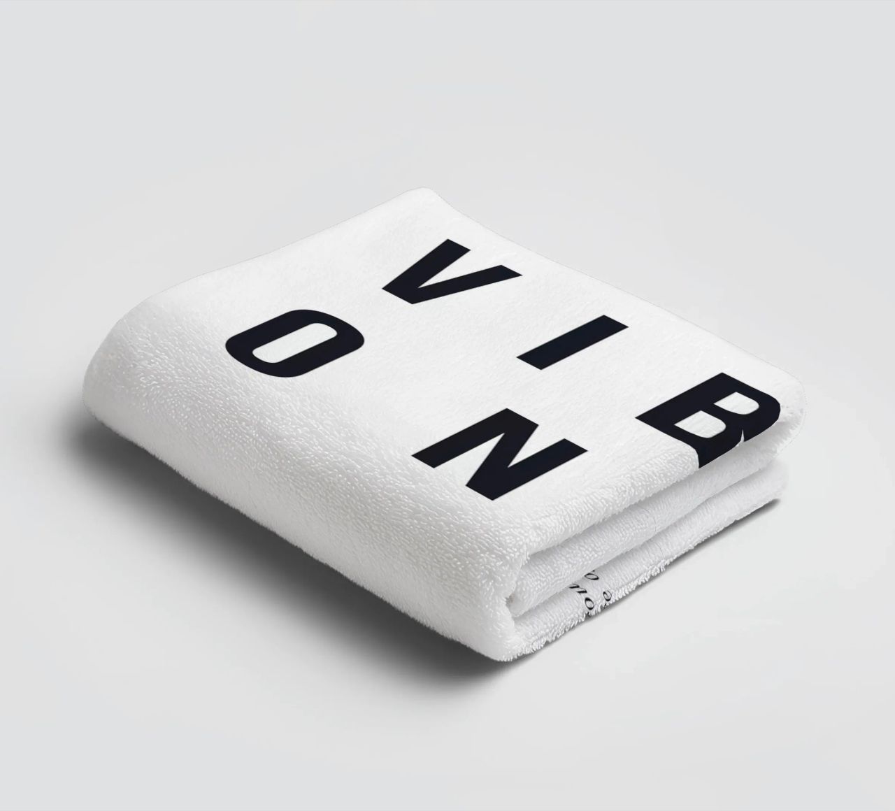 Good Vibes Only – Moderner Typografie-Druck Handtuch von Whole©