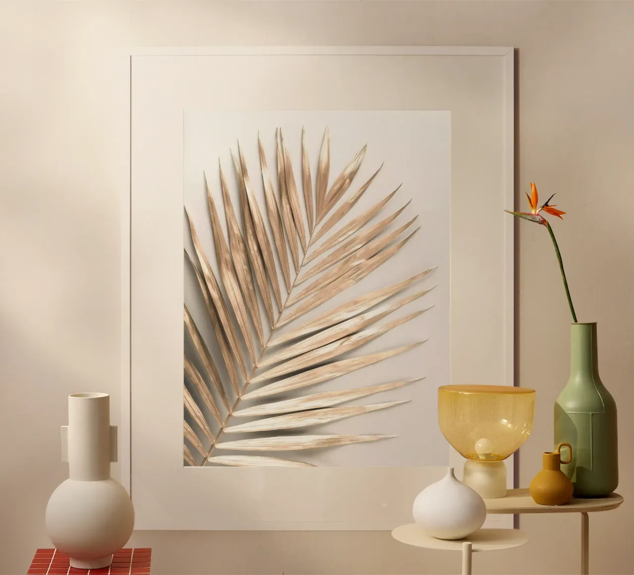 Gouden palmblad - Minimalistisch natuurlijk ontwerp poster met houten frame van Whole©