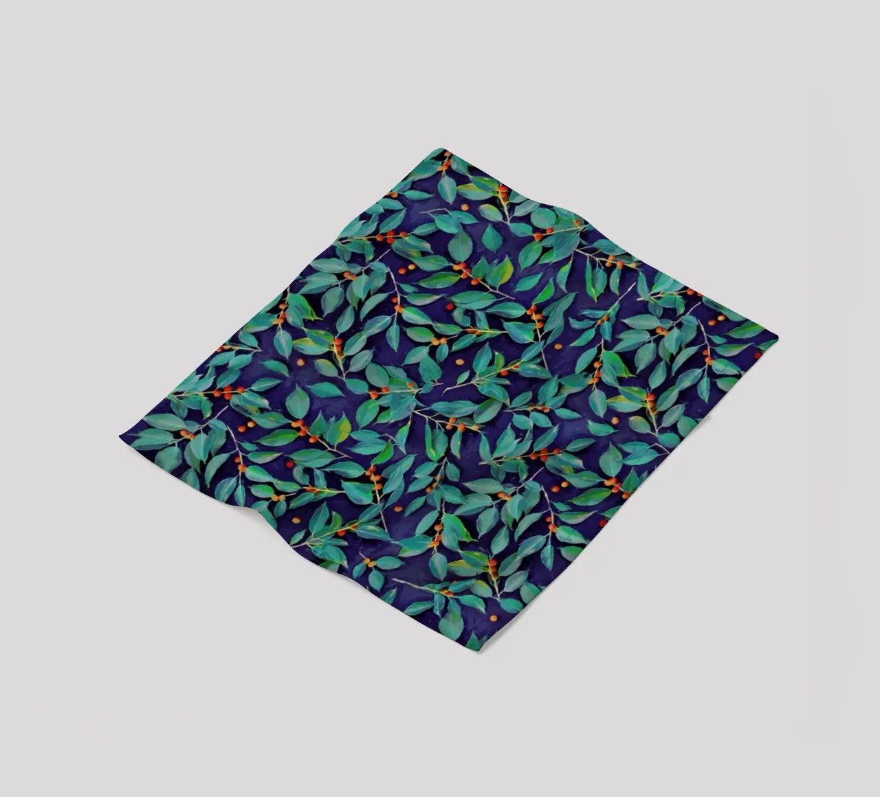 Leaves & Berries on Blue coperta in pile da Micklyn Le Feuvre