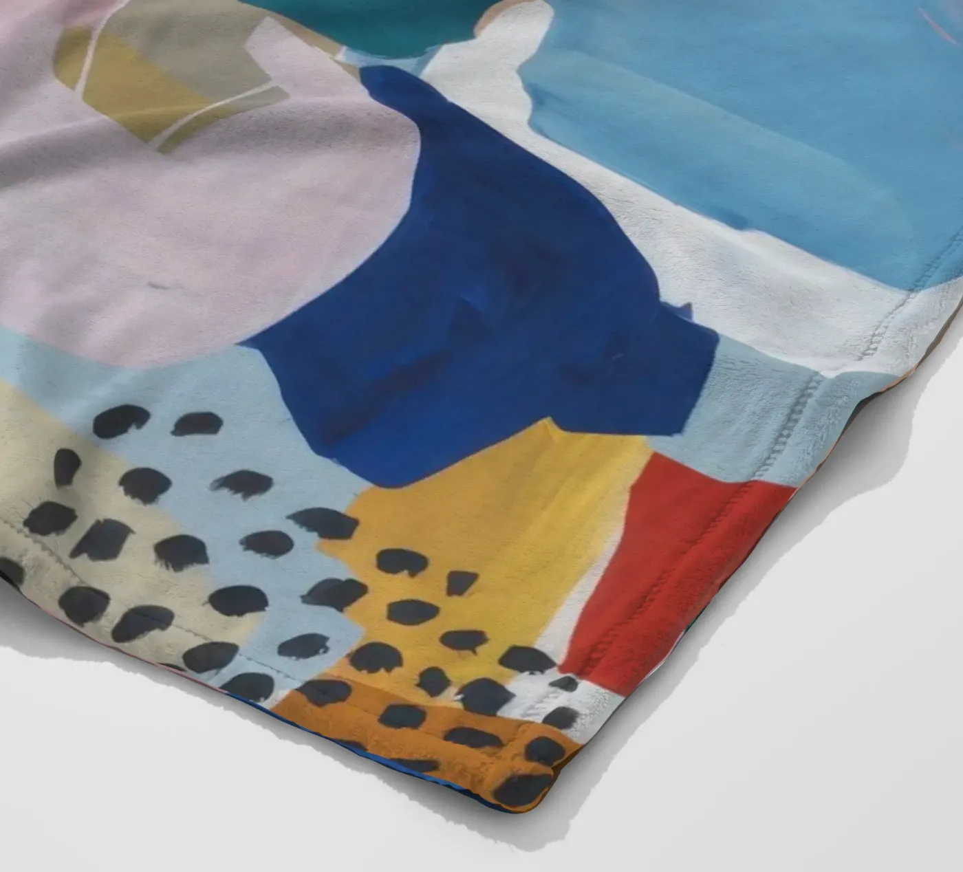 Abstraktes Patchwork mit Struktur Fleecedecke von Solace Light