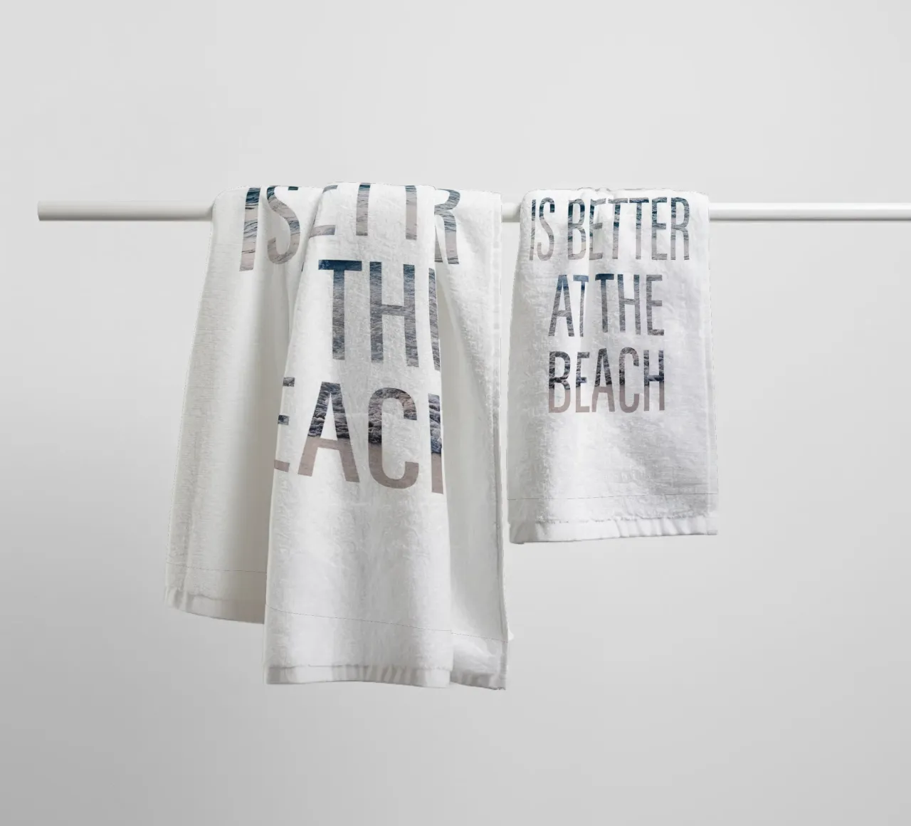 Beach Vibes - La vita è migliore asciugamano da bagno da Whole©