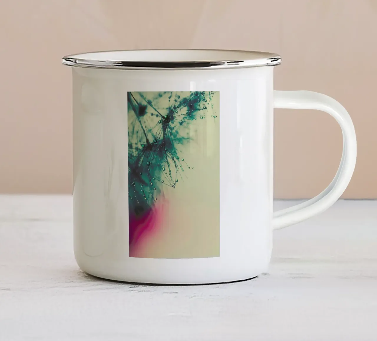 A touch of Pink tazza in smalto da Ingrid Beddoes