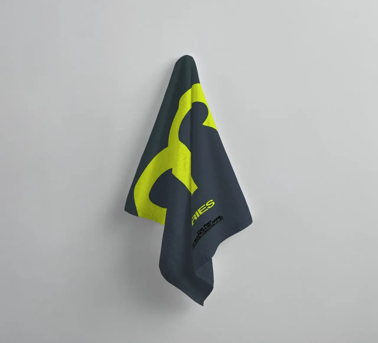 Aries Zodiac Sign Yellow toalla de baño de Naxart