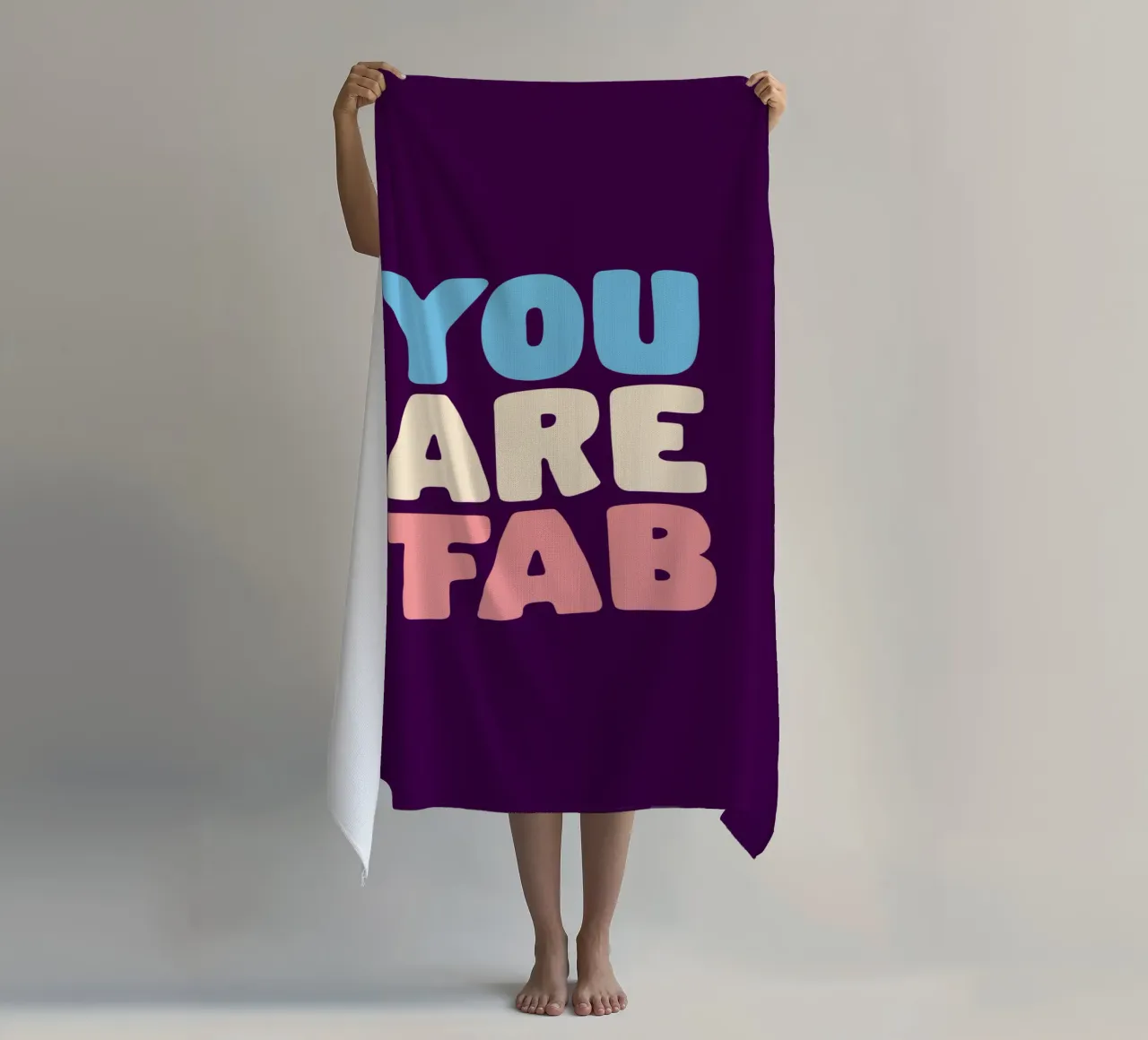 Design tipografico You Are Fab telo mare da THE MOTIVATED TYPE