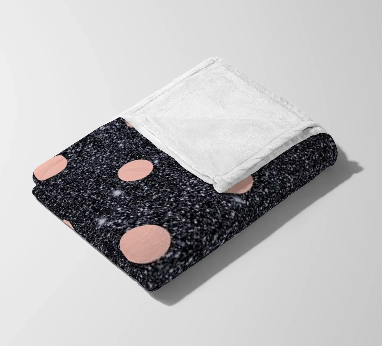 Pink Polka Dots on Shiny Background coperta in pile da cafelab