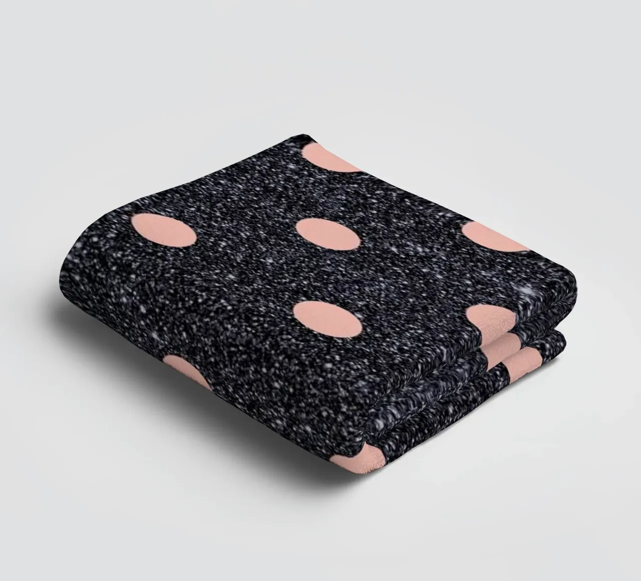 Pink Polka Dots on Shiny Background asciugamano da bagno da cafelab