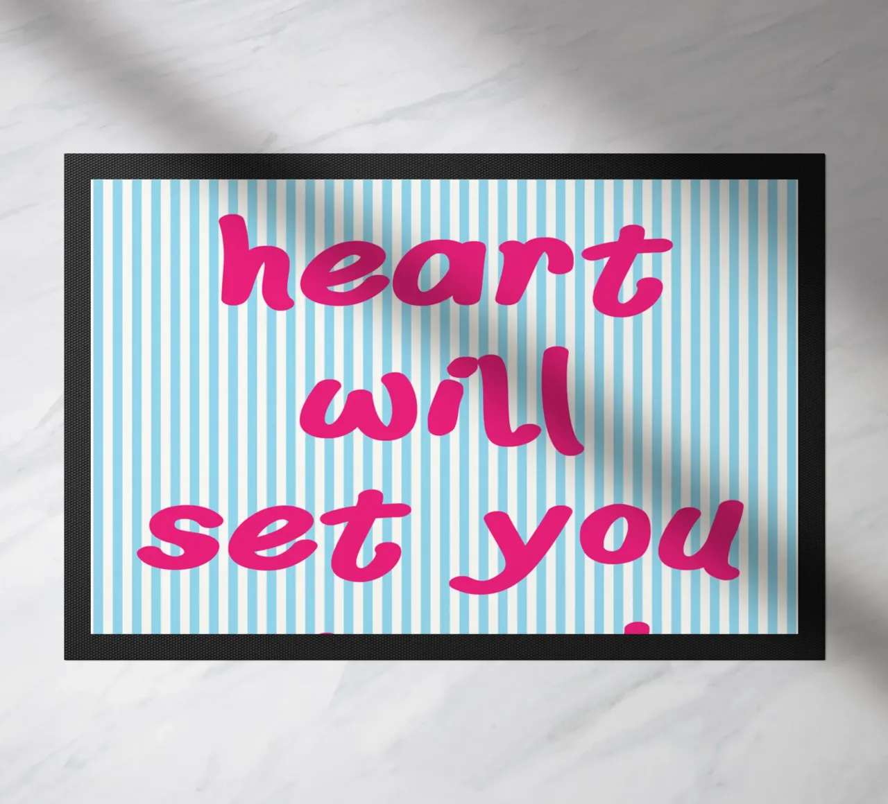 Tatendrang und Herz Fußmatte von sunflower