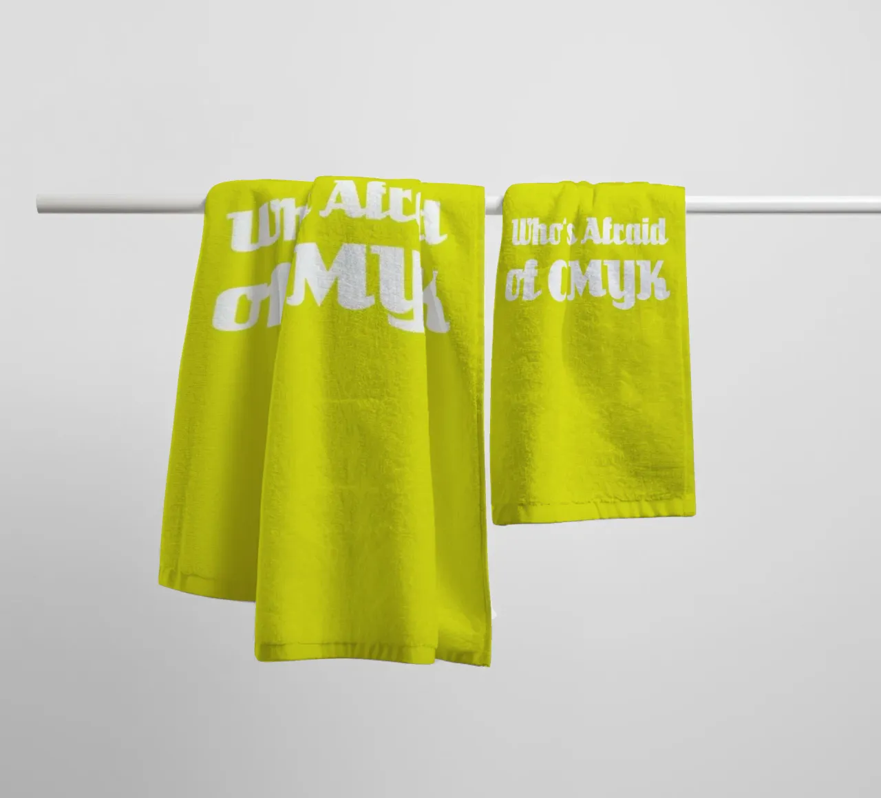 Who's Afraid of CMYK asciugamano da bagno da Andreas Wundersee