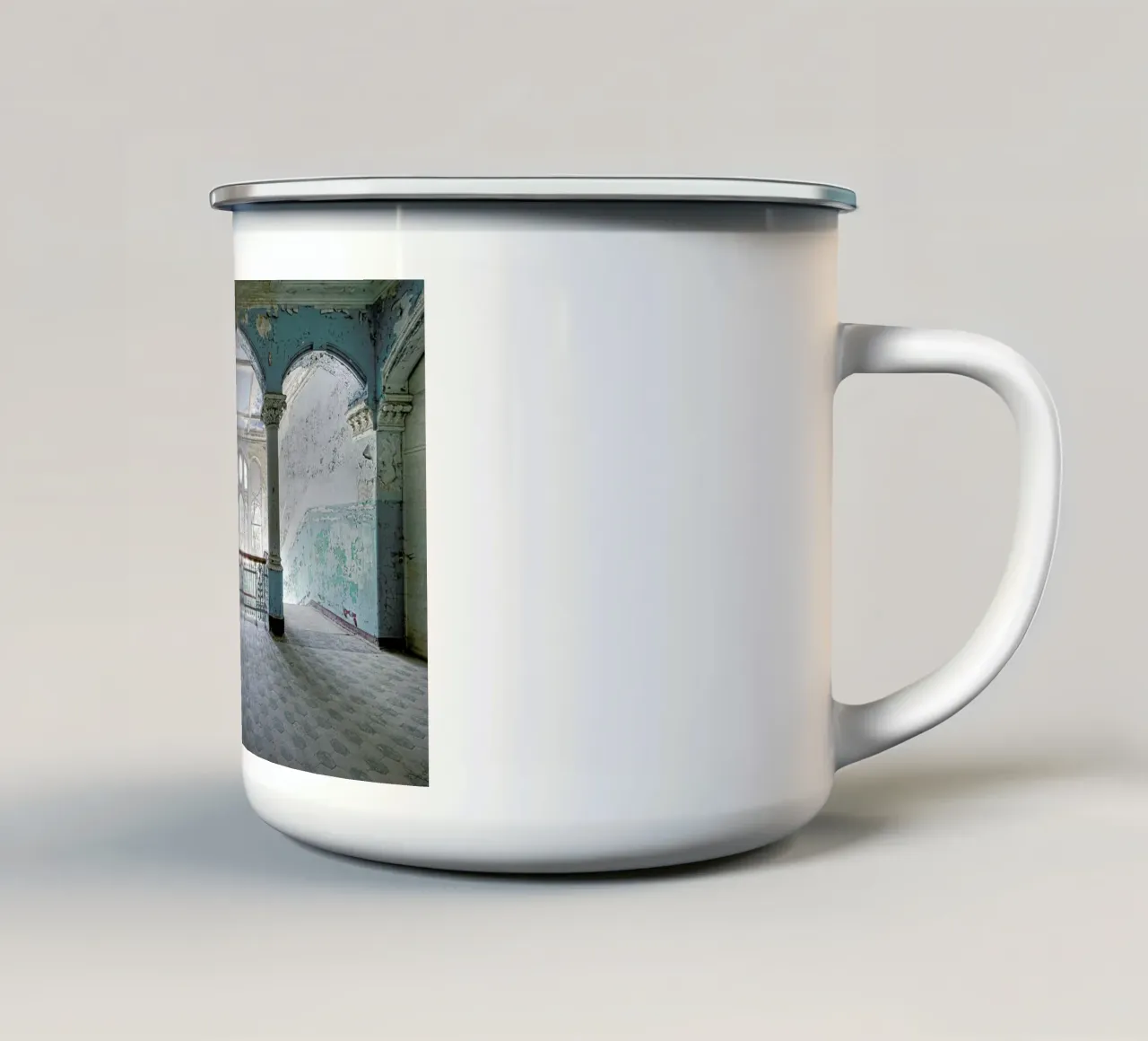 Kurhaus 1 tazza in smalto da Michael Belhadi