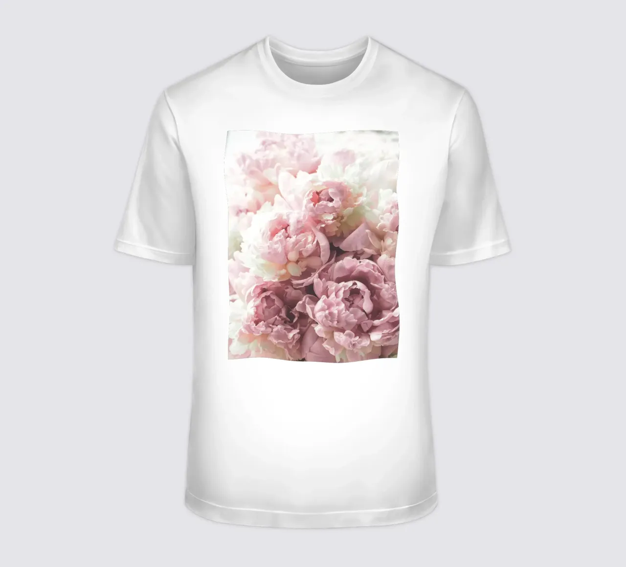 Delicate peonie - Romantico splendore floreale t-shirt da Whole©