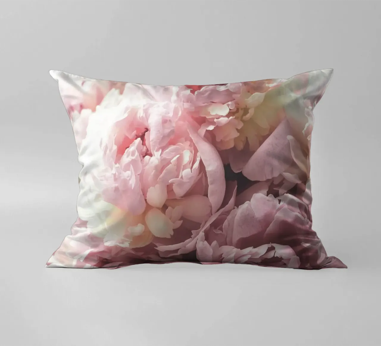 Delicate peonie - Romantico splendore floreale cuscino da Whole©