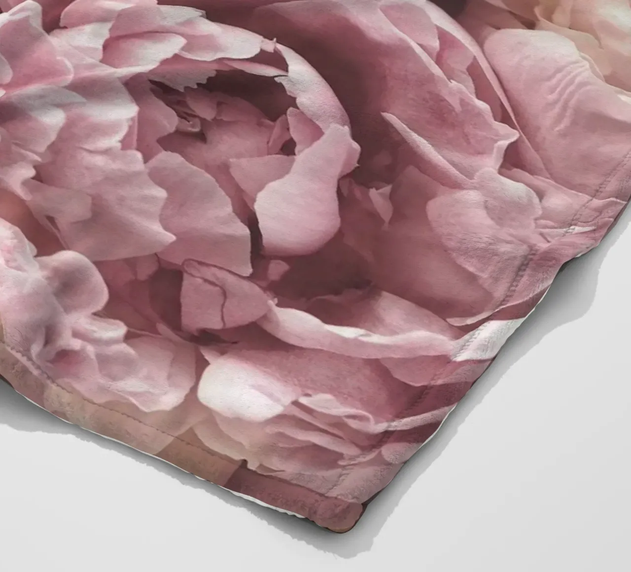 Delicate peonie - Romantico splendore floreale coperta in pile da Whole©