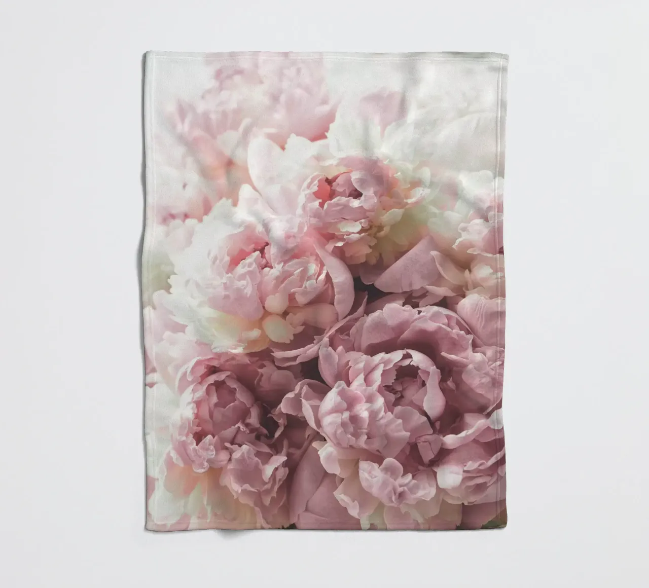 Delicate peonie - Romantico splendore floreale coperta in pile da Whole©
