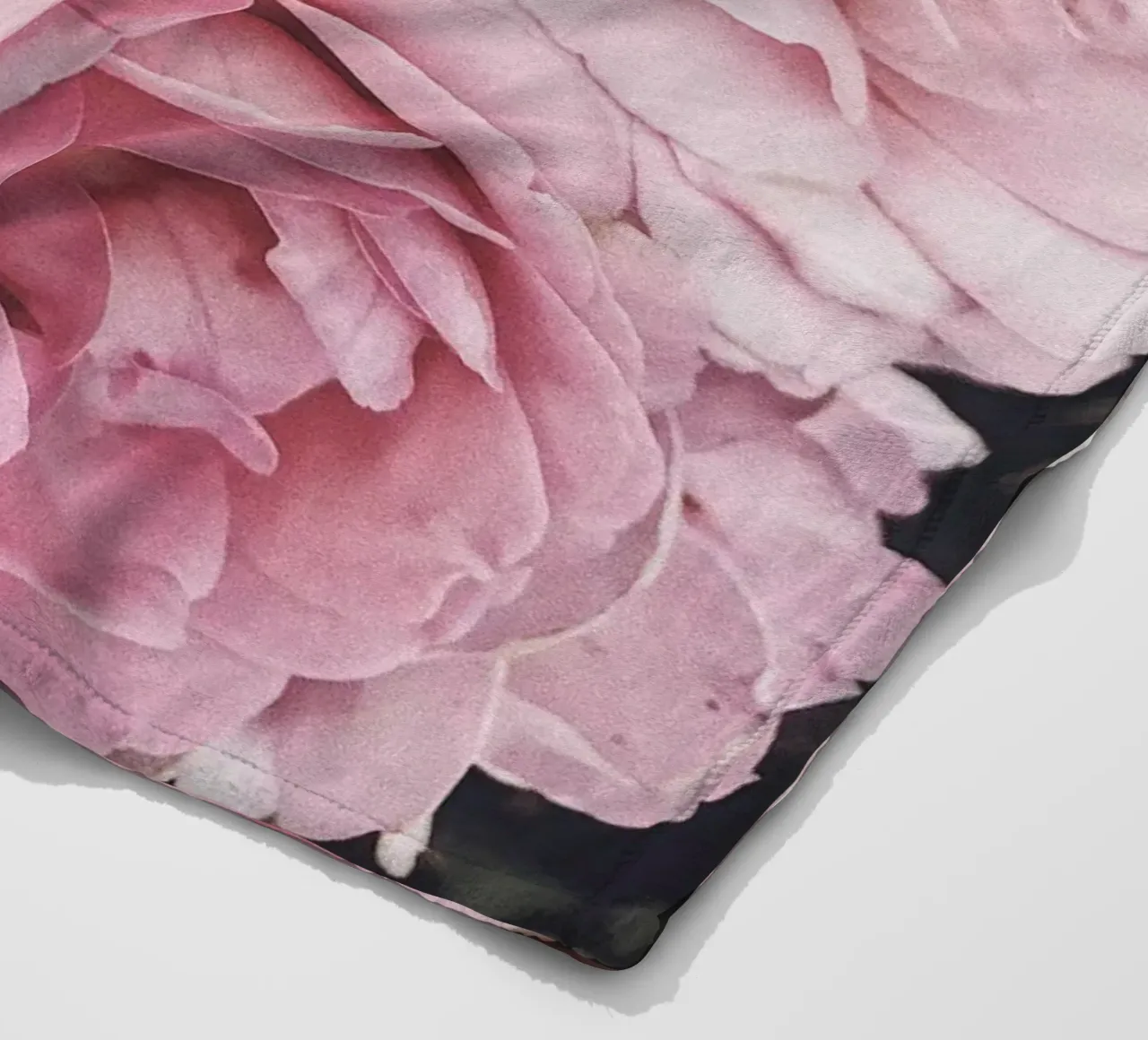 Rose romantiche - splendore floreale coperta in pile da Whole©