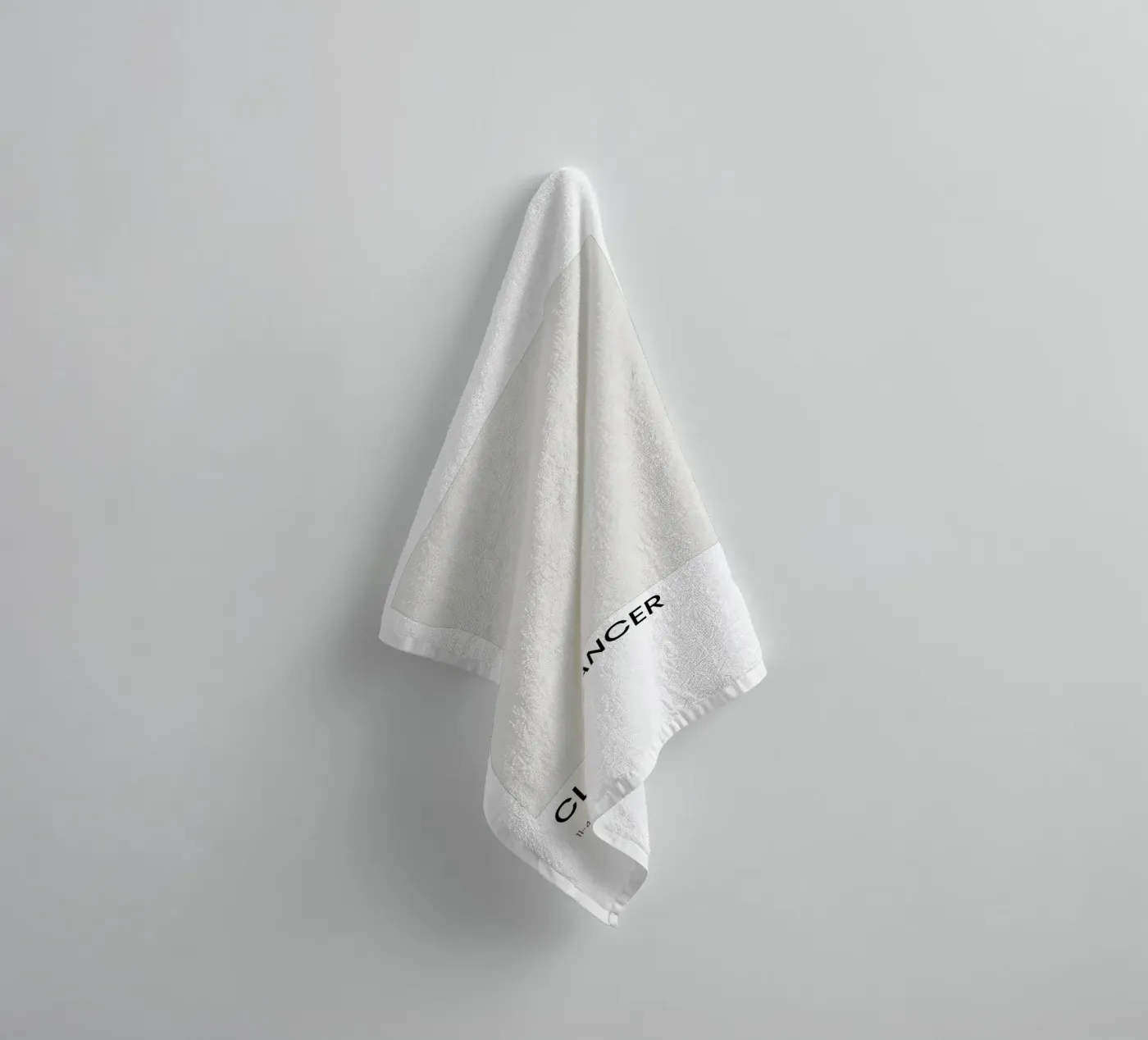 Cloud Dancer Handtuch von EverLuvv Studio