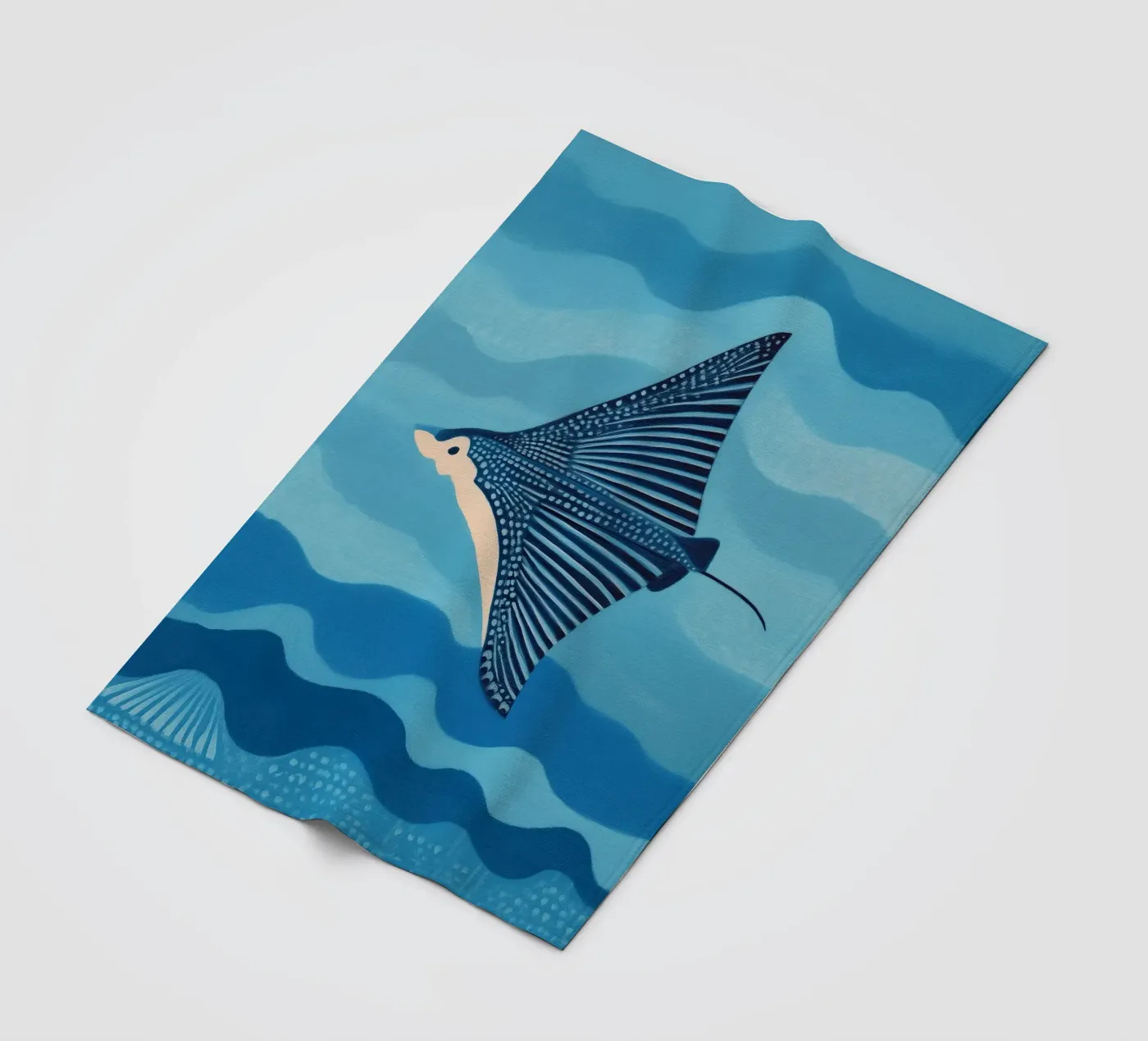 Blauer Mantarochen Fleecedecke von Sienna Atelier