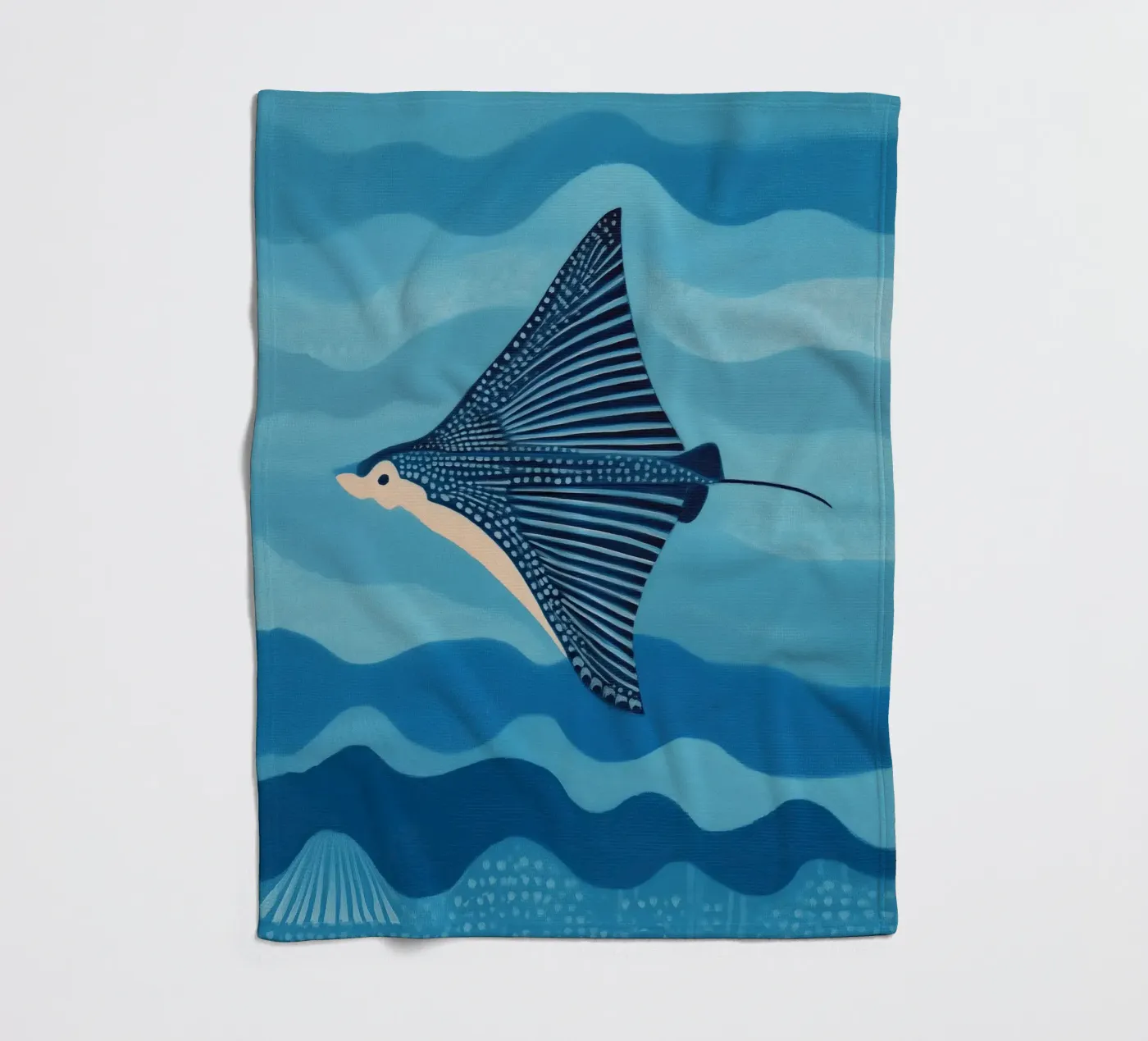 Blauer Mantarochen Fleecedecke von Sienna Atelier