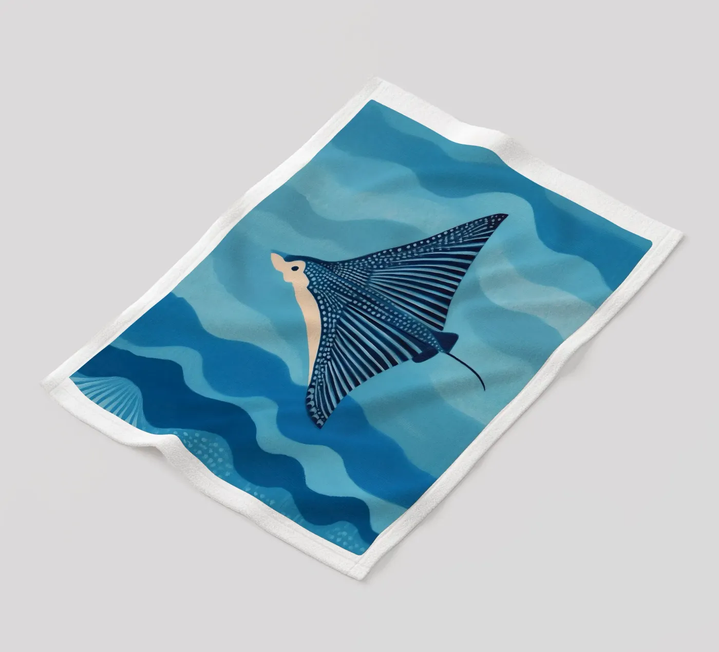 Blauer Mantarochen Fleecedecke von Sienna Atelier
