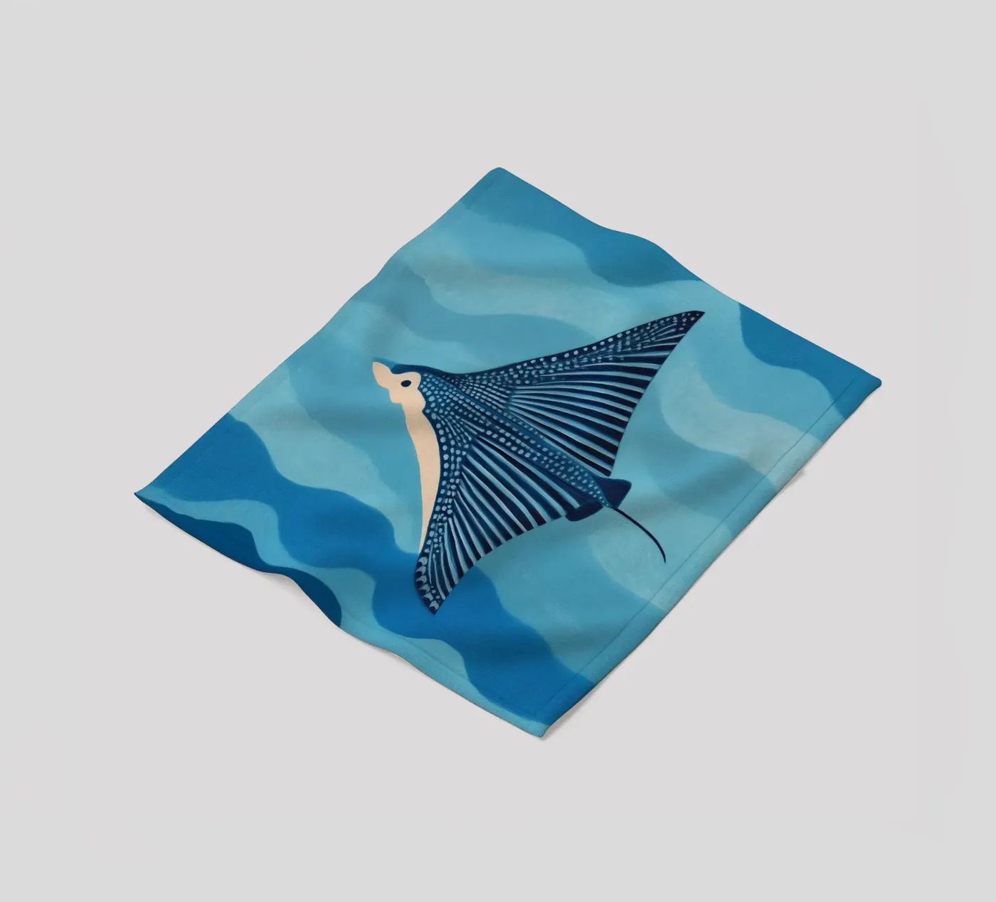 Blauer Mantarochen Fleecedecke von Sienna Atelier