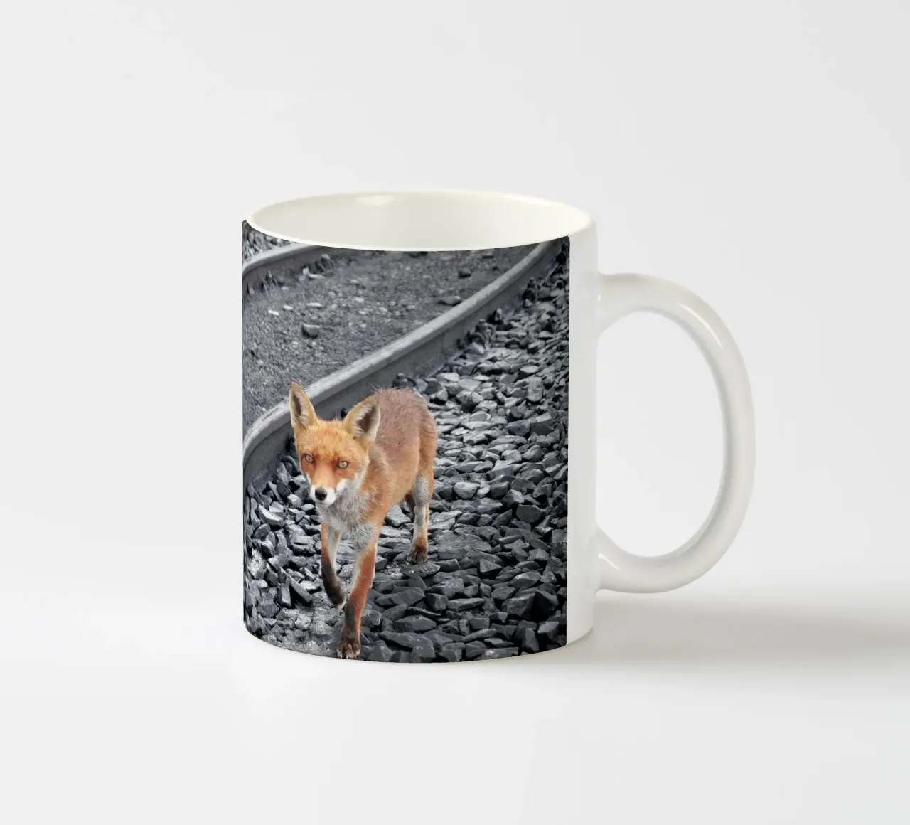 Between Tracks ceramic mug by JUNIQERIN photography by Dorothea Baur
