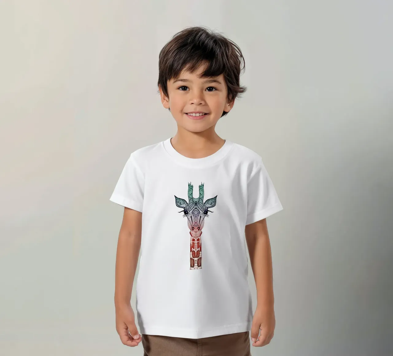 Giraffe t-shirt bambini da Monika Strigel