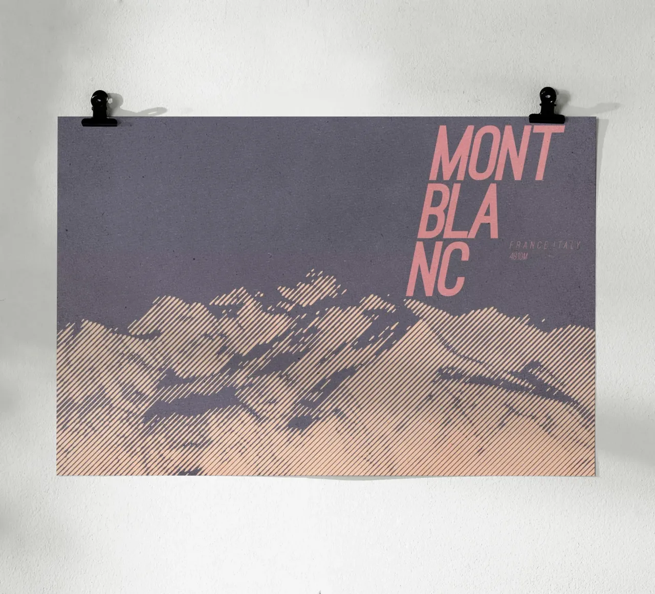 Il Monte Bianco: illustrazione artistica della più alta vetta alpina poster con telaio in plastica da MOOODZART