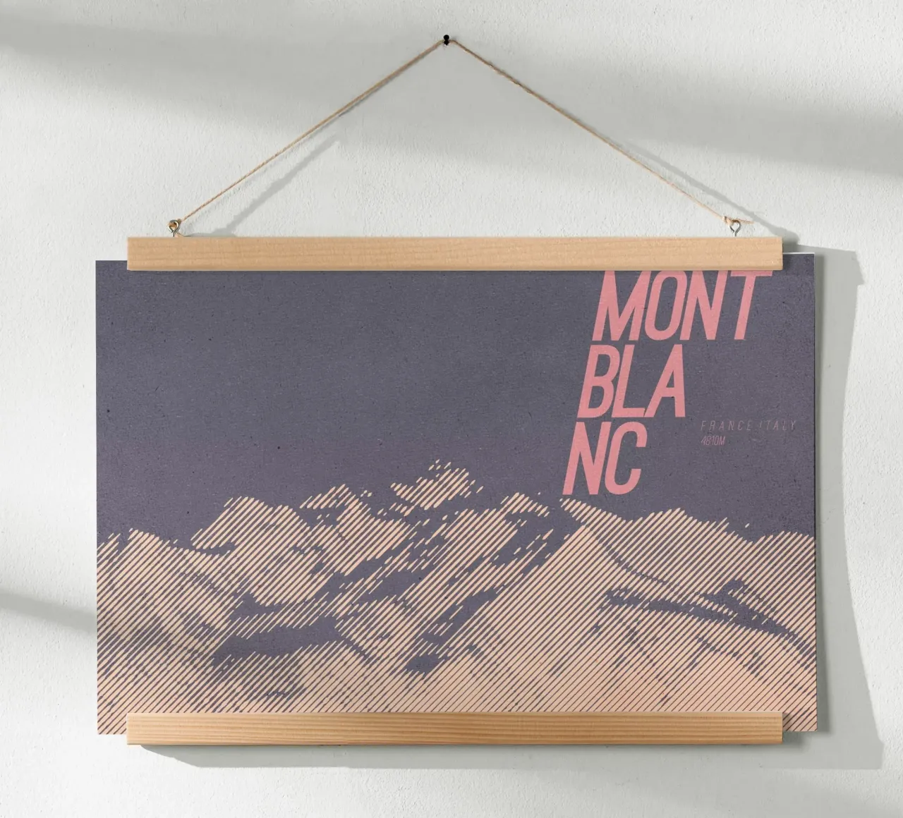 Il Monte Bianco: illustrazione artistica della più alta vetta alpina poster con telaio in plastica da MOOODZART