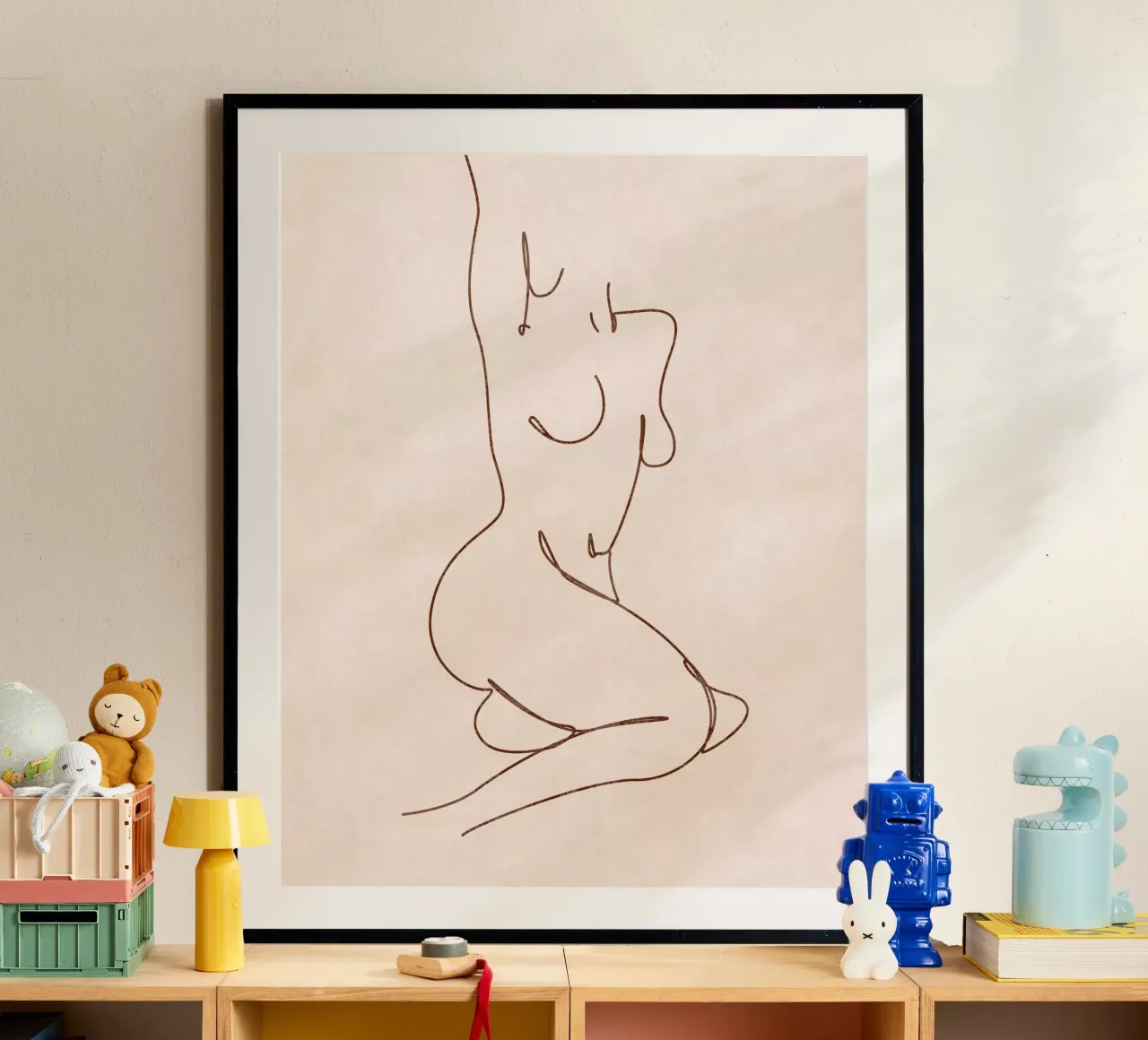 Lady Line Art poster con telaio in legno da Emel Tunaboylu