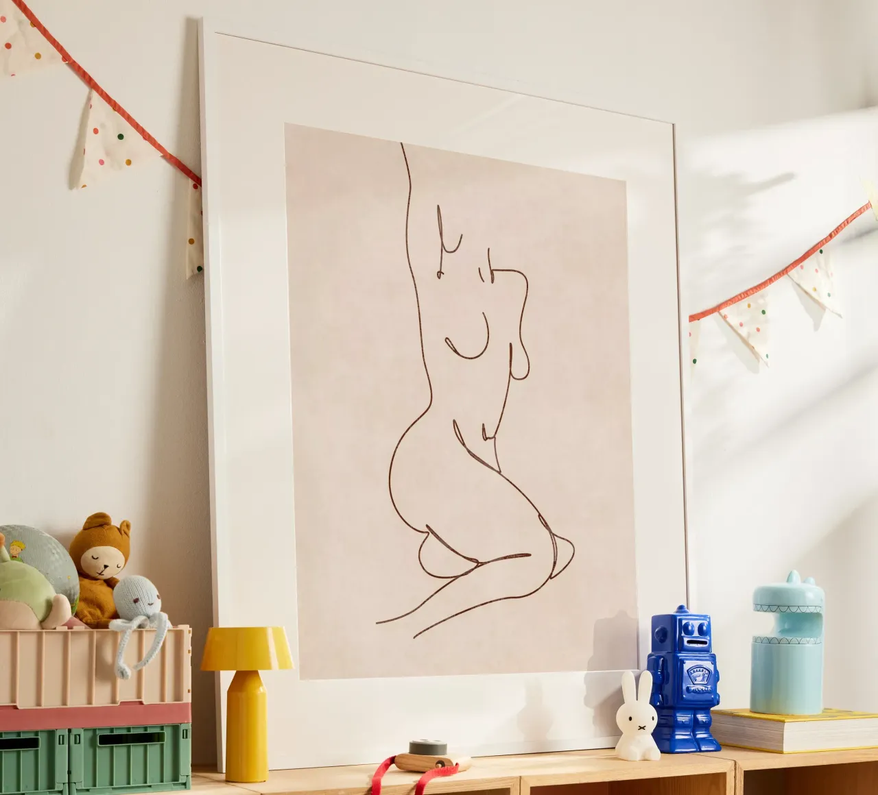 Lady Line Art poster con telaio in legno da Emel Tunaboylu