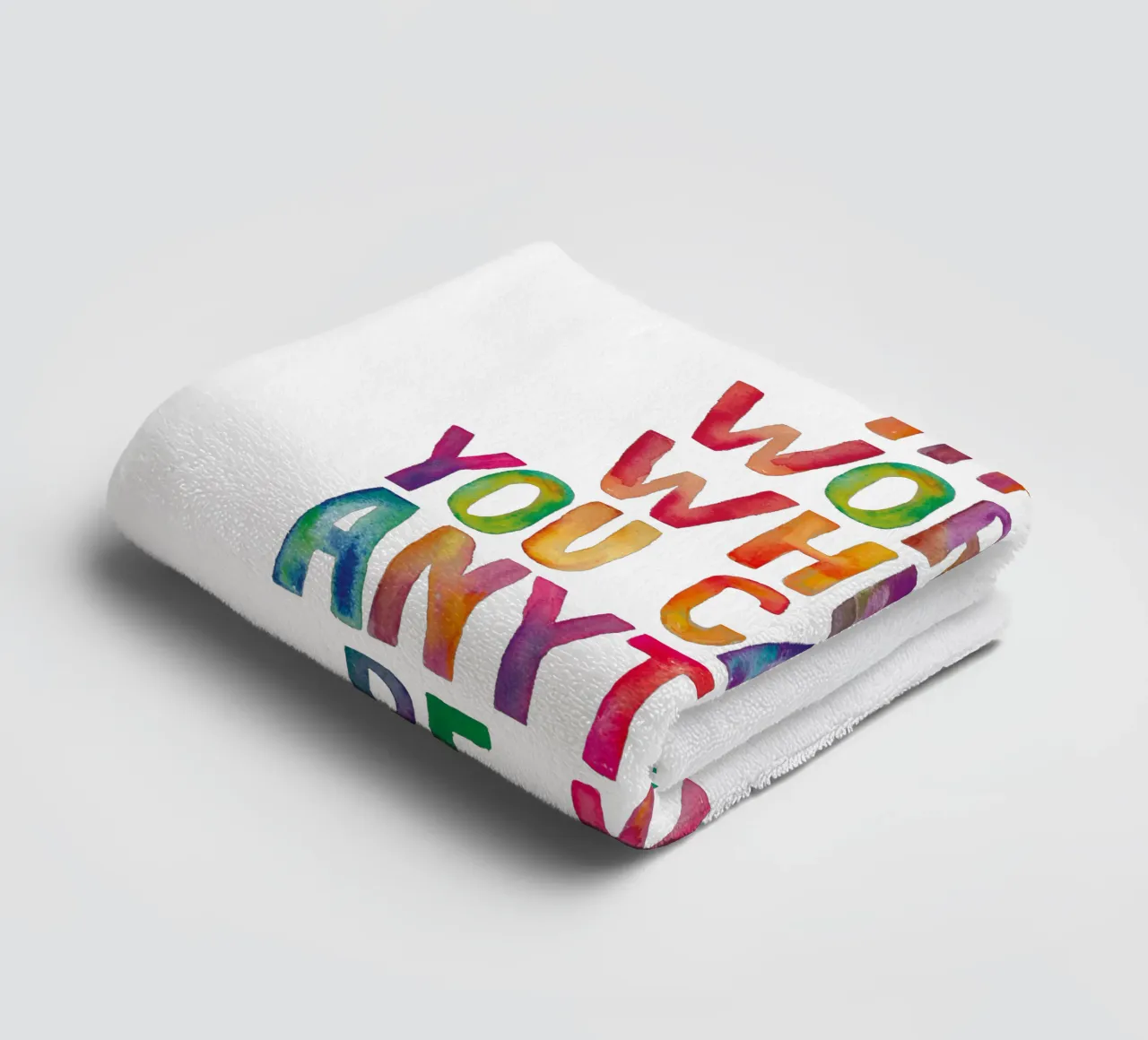 In un mondo in cui si può essere qualsiasi cosa, sii gentile Typografie asciugamano da bagno da THE MOTIVATED TYPE