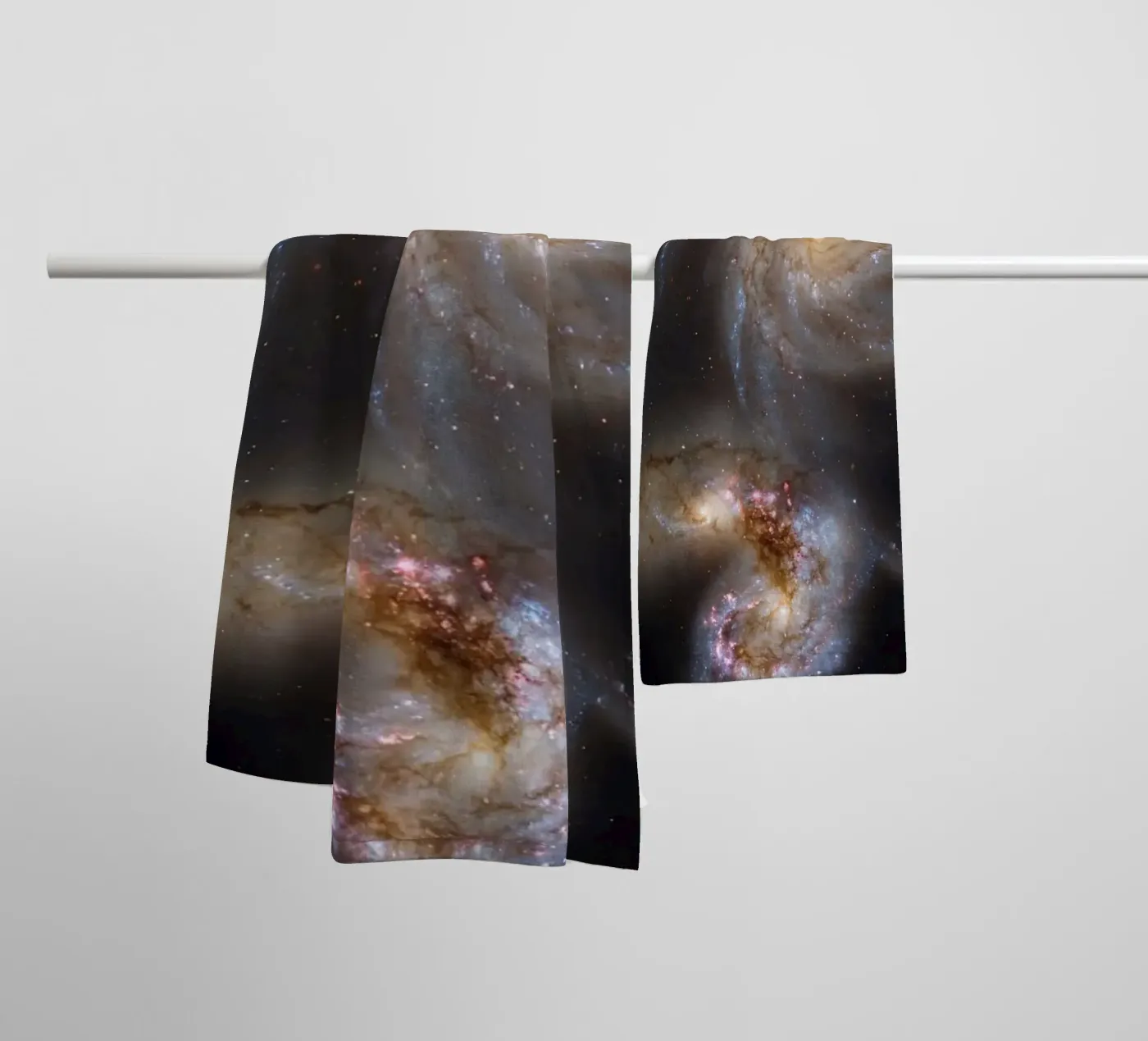 Cosmic interaction badhanddoek van Stellar Dream Art