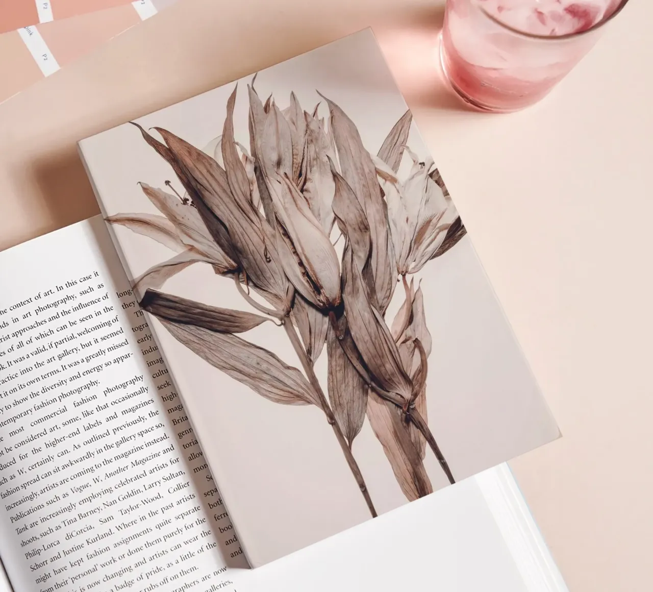 Gedroogde bladeren - Natuurlijke kruidenkunst notitieboek van Whole©