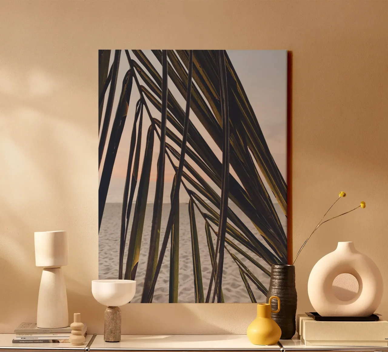 Tropisch strand - Palmblad in de zonsondergang canvas met Baklijst van Whole©