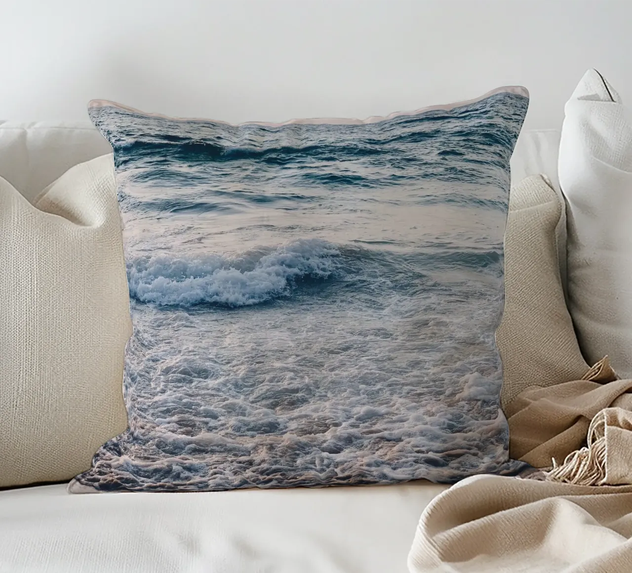 Murale con le onde del mare - pace e relax sulla spiaggia cuscino da Whole©