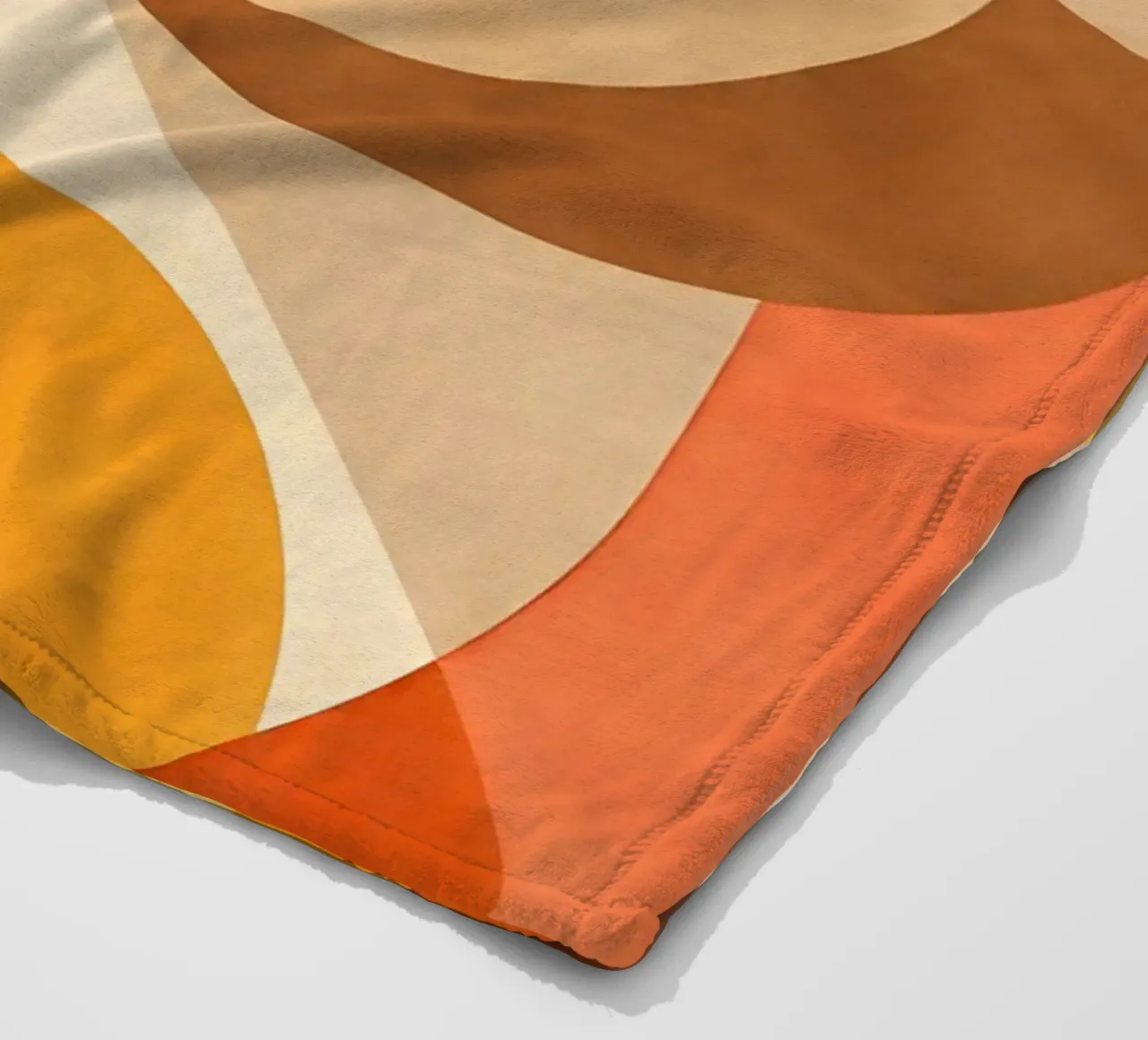 Bold Abstract Composition with Circular Forms fleecedeken van DesignDoodle