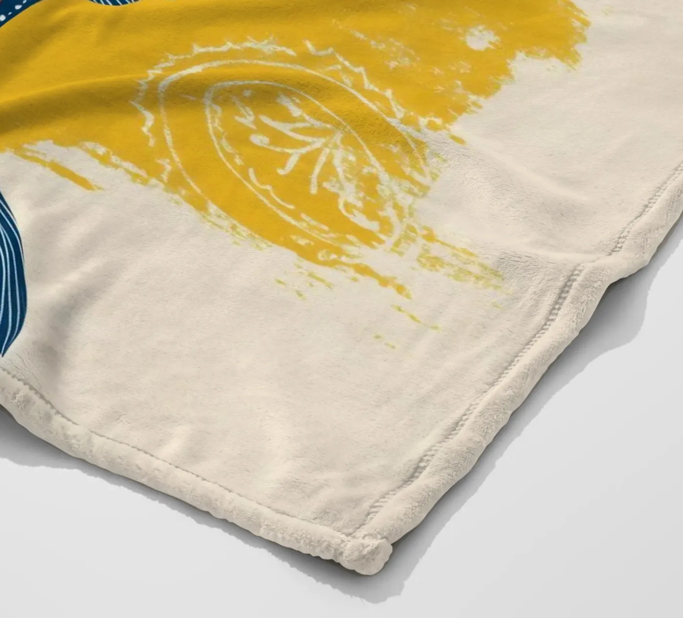 Patterned Fish fleece blanket by Luca