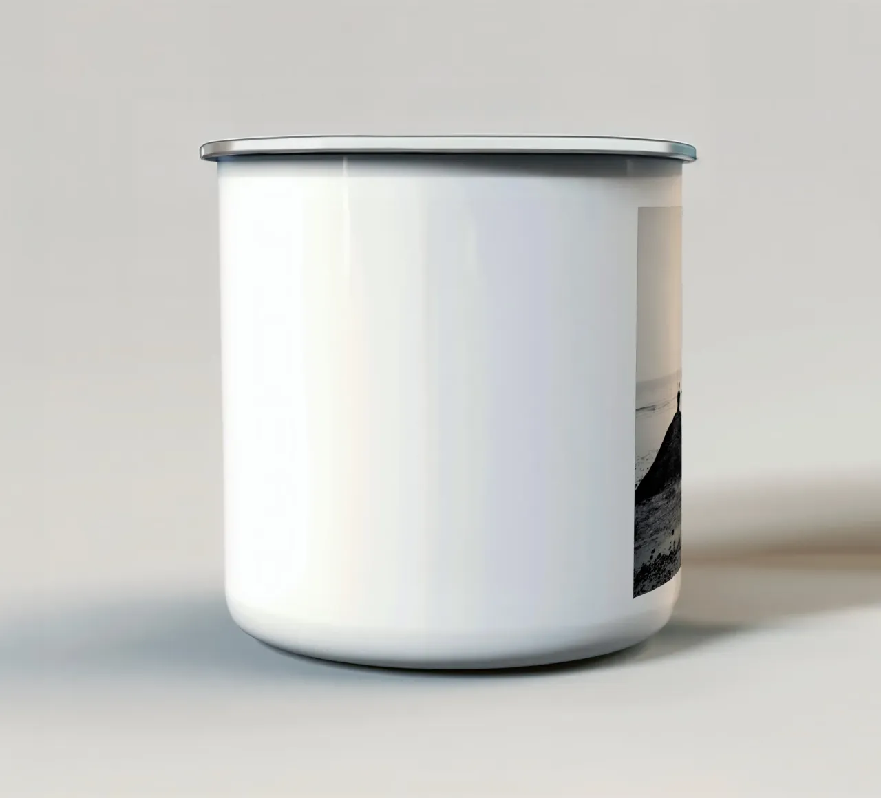 Brighton West Pier tazza in smalto da BLAEK Design Studio