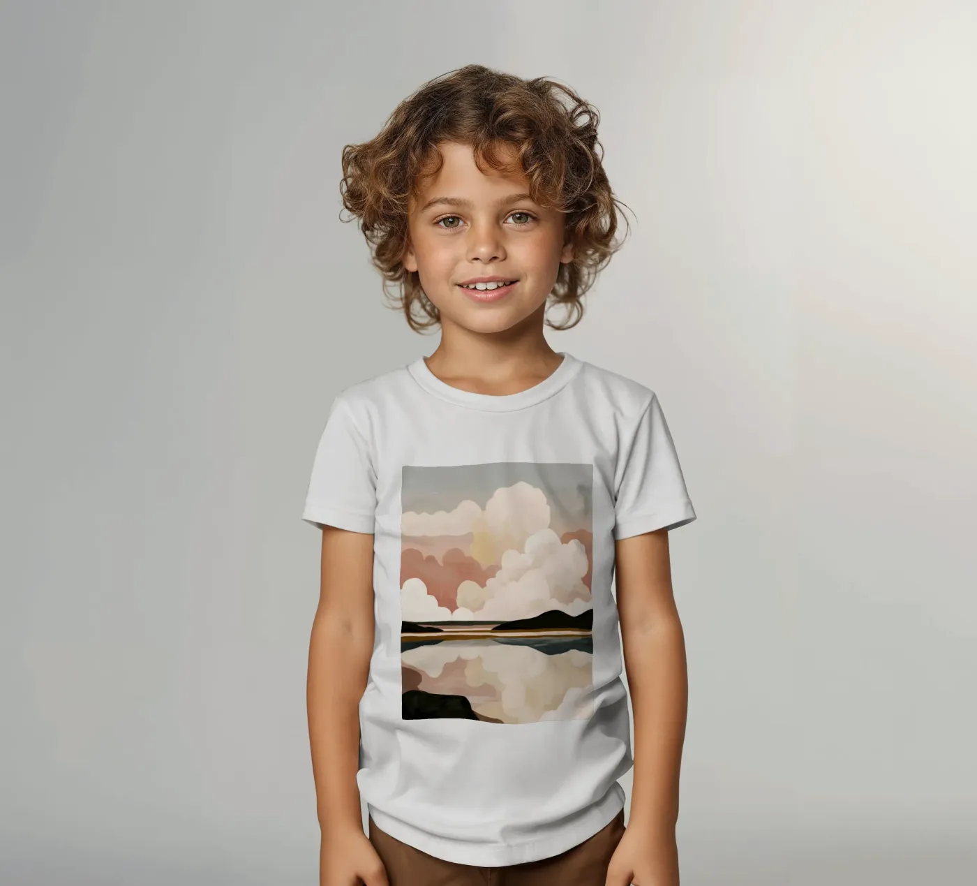 Abstrakte Wolkenlandschaft Kinder T-Shirt von M.A.Z.U.N.