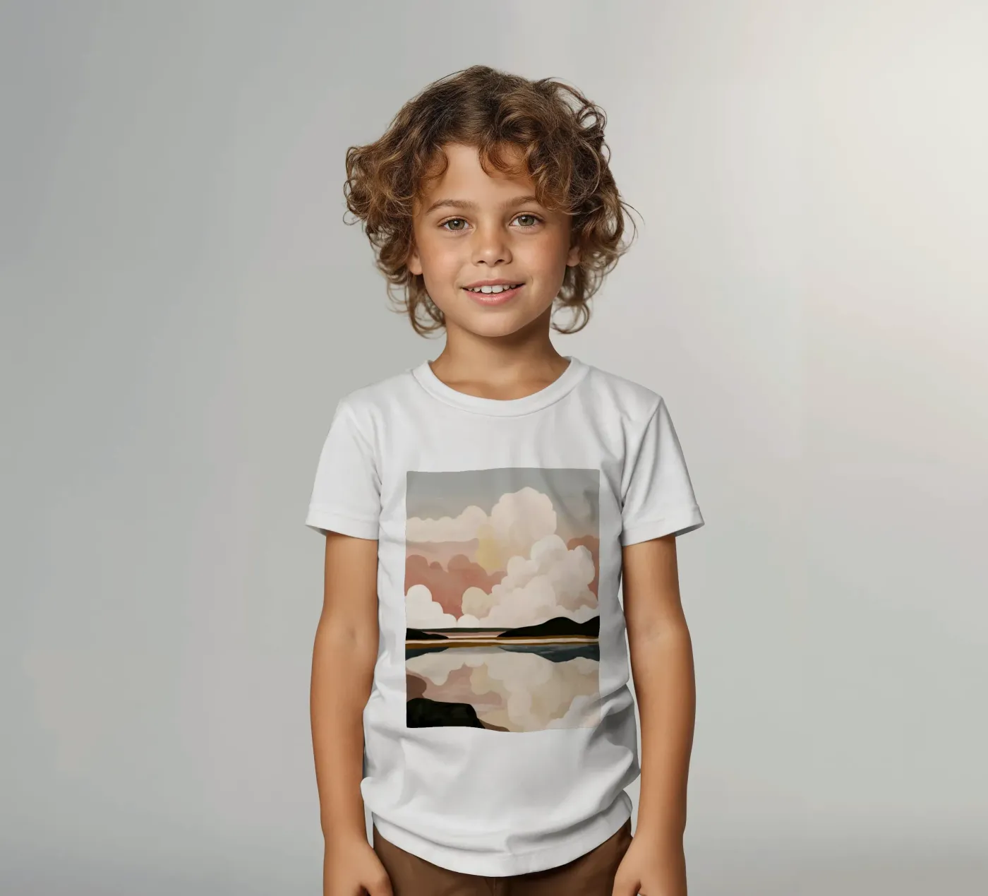 Abstrakte Wolkenlandschaft Kinder T-Shirt von M.A.Z.U.N.