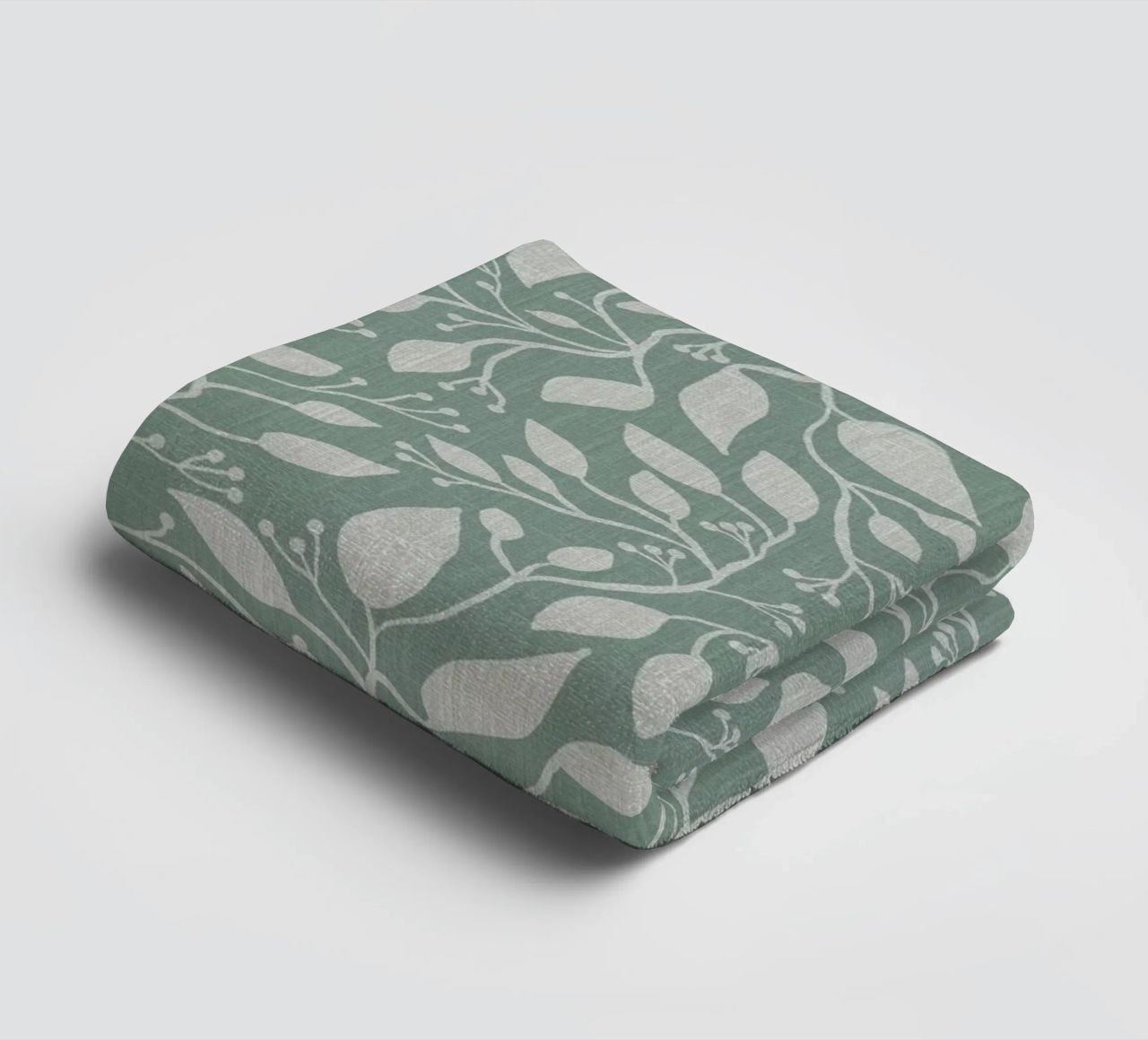 Mint and Beige Leaves with Linen Texture: Elegant Nature Handtuch von Studio Patruschka