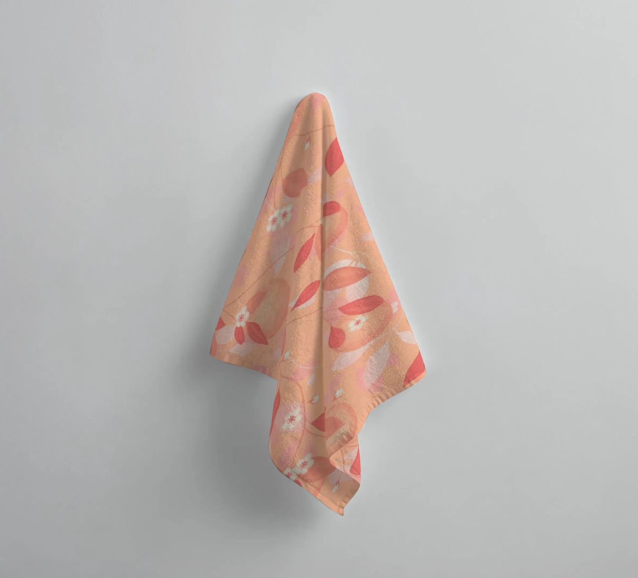 Peach and Orange Pattern: Pantone Palette with Leaves asciugamano da bagno da Studio Patruschka